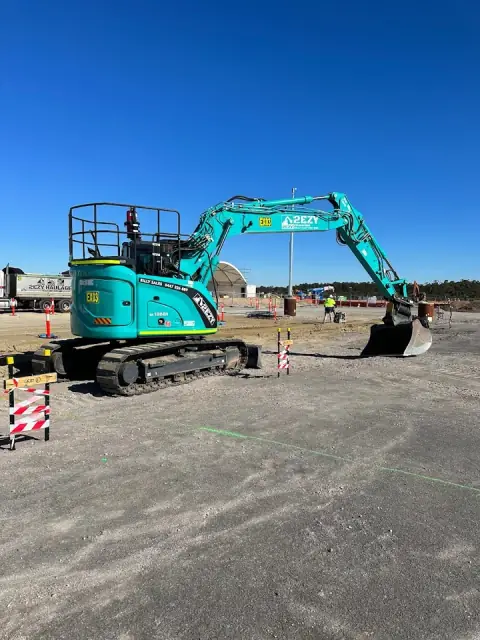2ezy Hire & Excavations cover