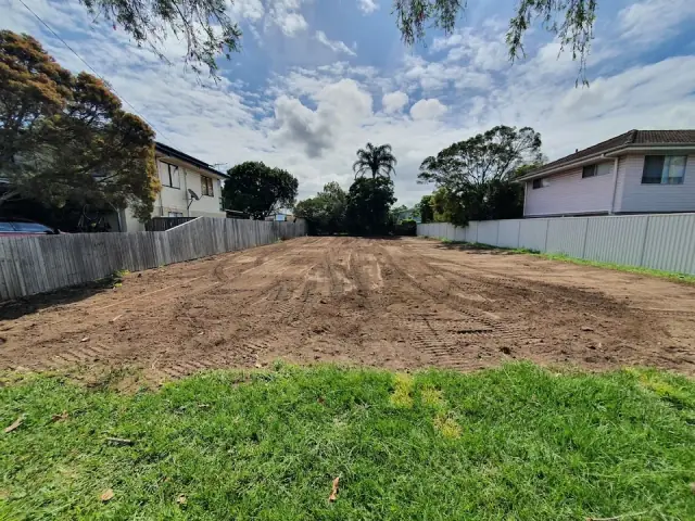 Ballard's Earthmoving & Demolition