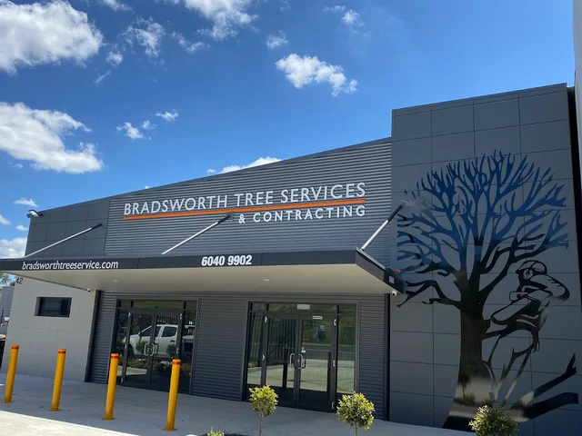 Bradsworth Tree Services & Contracting cover
