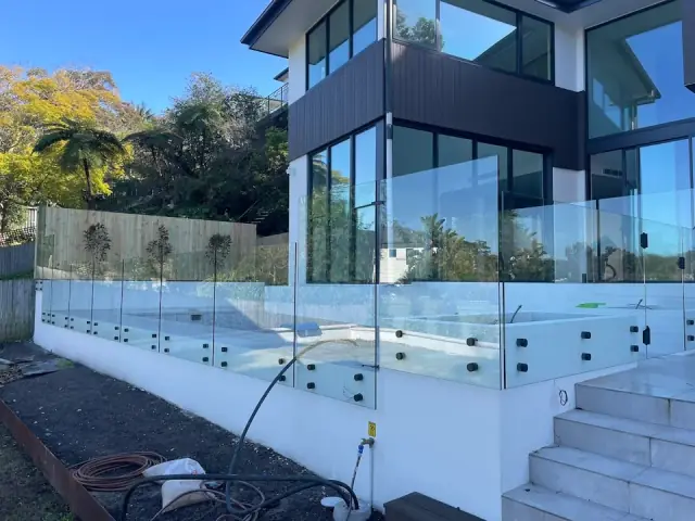 Brookvale Glass Service Pty Ltd cover