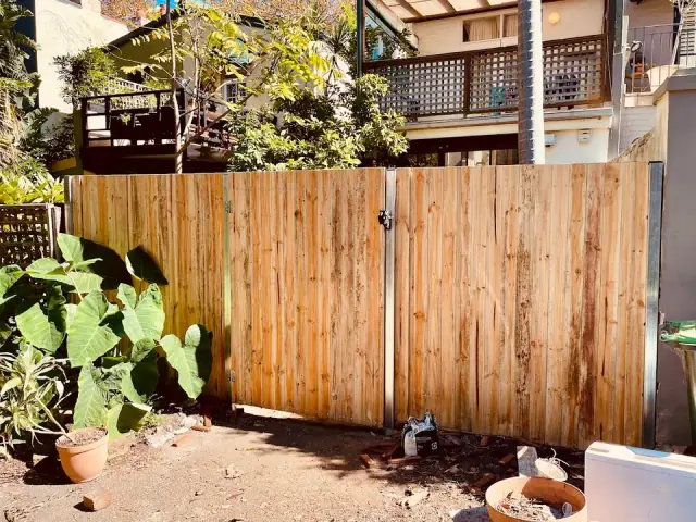 Camalot Fencing - Timber, Colorbond Fencing