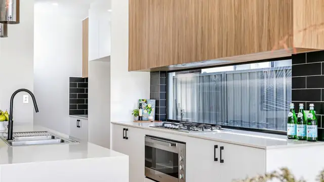 Classique Built-in Robes and Kitchens