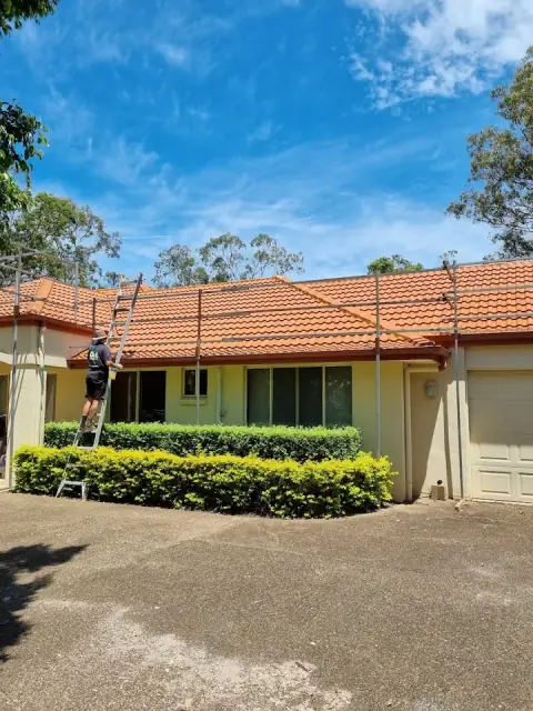 D & L Roofing cover