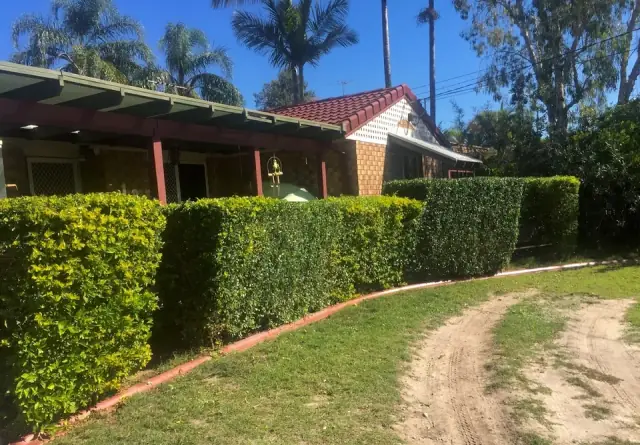 Daves Home & Garden Service cover