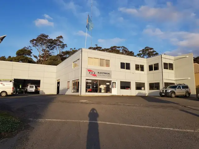 DES Electrical & Solar cover