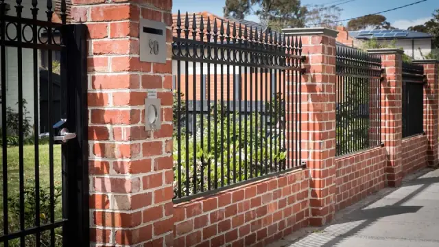 Dwyer Brick Fences