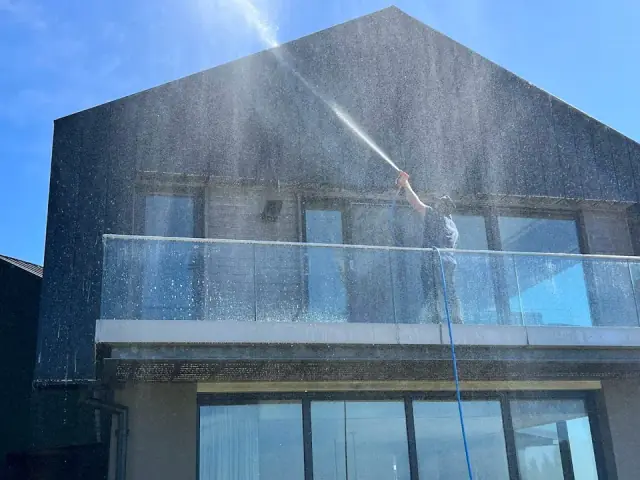 Dynamic Window Cleaning cover