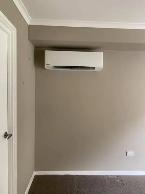 Earlcon Air Conditioning cover