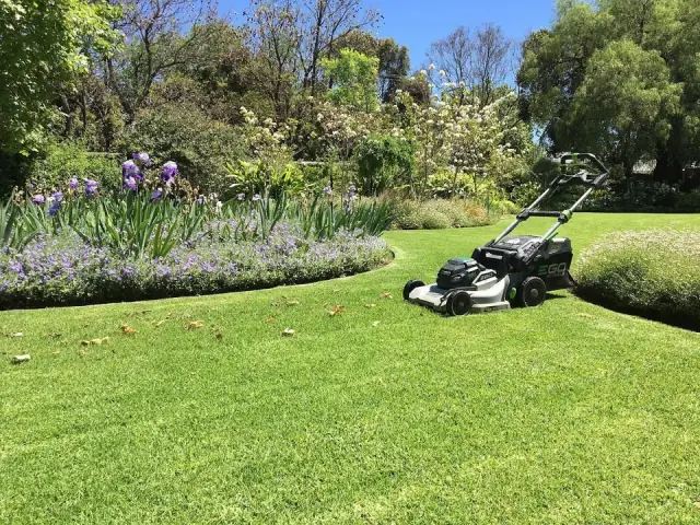 EcoQuiet Mowing & Garden Care Brisbane cover