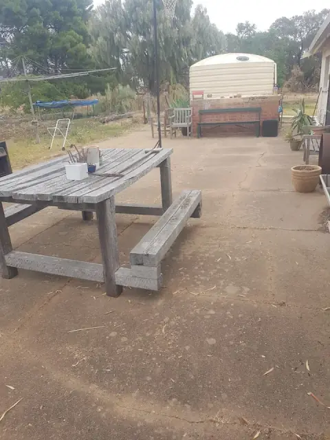 Elanda Gardening Services cover