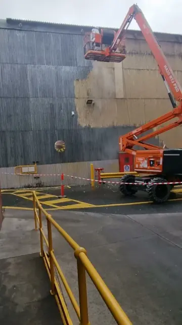 Eye Pressure Wash Cleaning cover