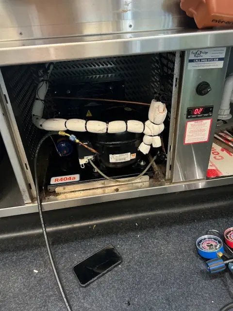 Fast Fridge Repairs cover