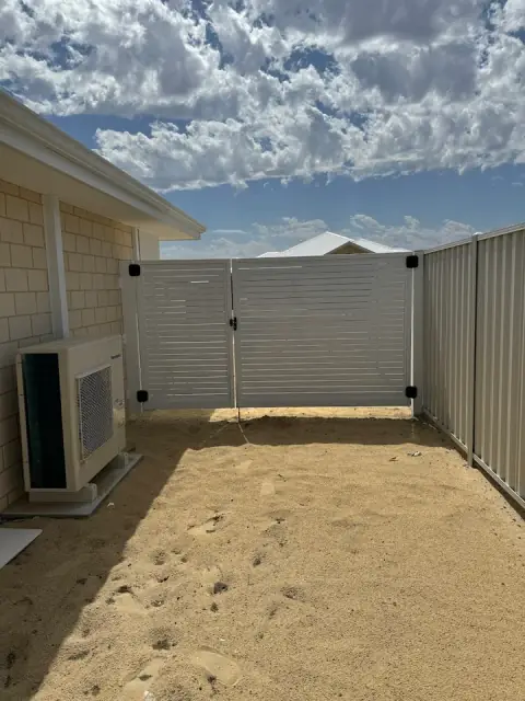 Fencing Installations cover
