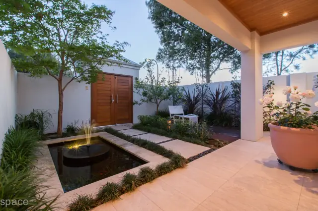 Get Wet Ponds and Aquariums