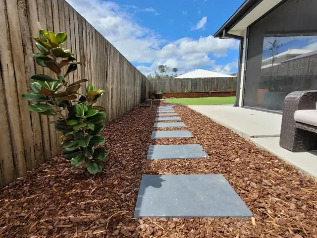 Gillys Landscaping cover