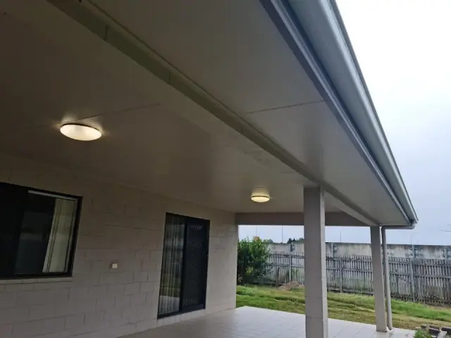Glittering Cleaning Service cover