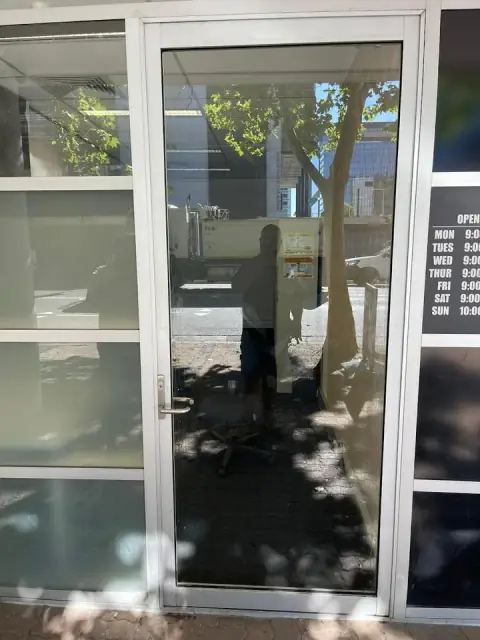 Gold Coast Glass Repair & Replacement cover