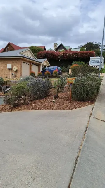 Goulburn Mowing & Gardening cover