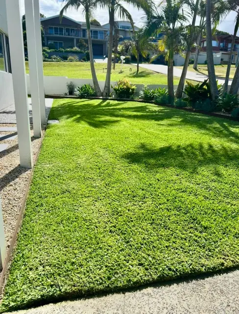 GROW lawns & hedges