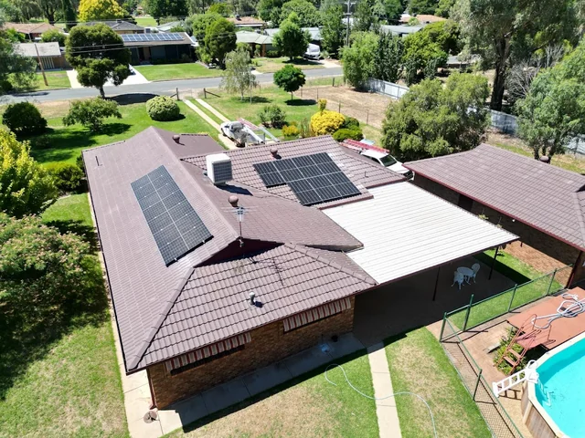 Hamblin Solar cover