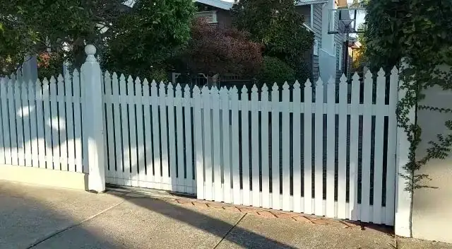 hampton fencing cover