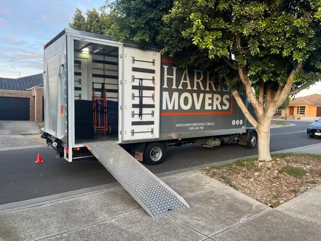 Harris Movers & Storage cover