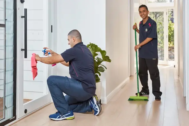 Houseproud Cleaning cover