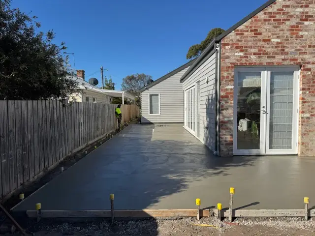 iJ CONCRETING SERVICES