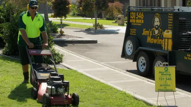 Jim's Mowing (Bolwarra Heights)