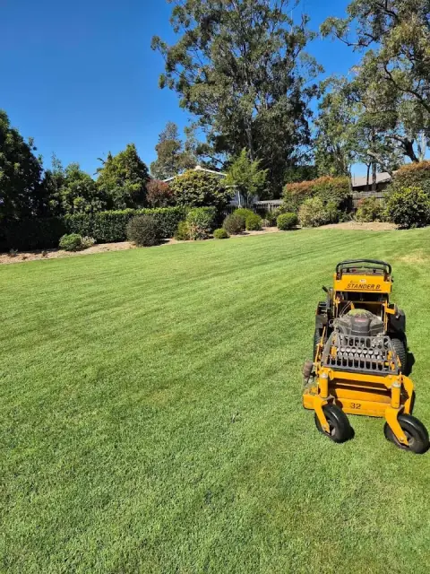 Jim's Mowing (Thornlands North)