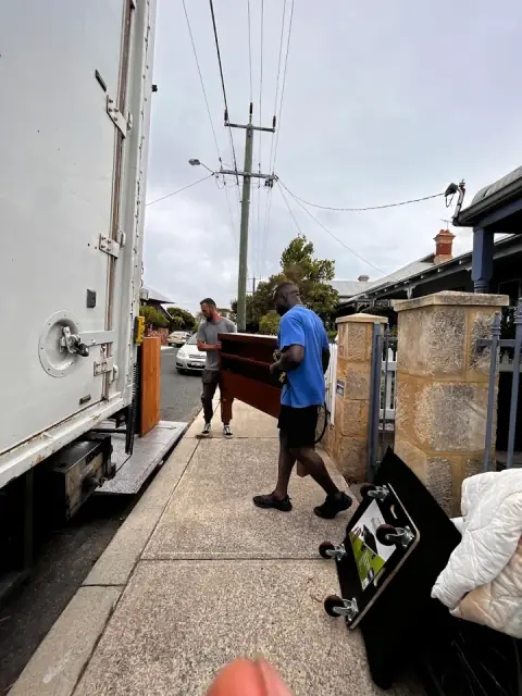 Kroos Logistics Movers cover