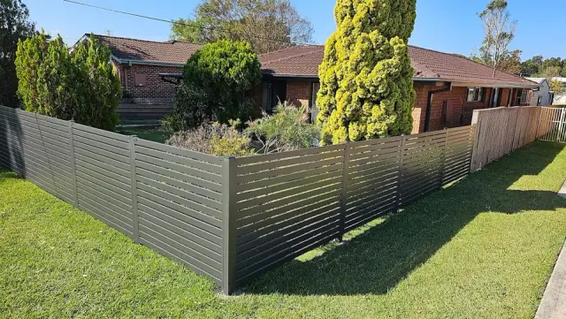 Kyle Hunts Fencing & Gates cover