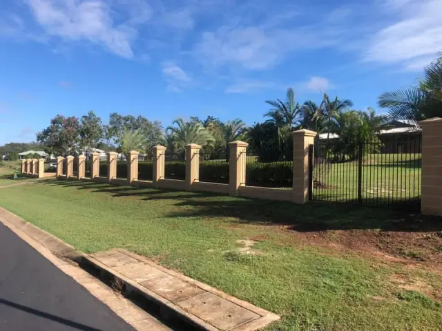 Lange's Fencing & Landscaping Centre cover