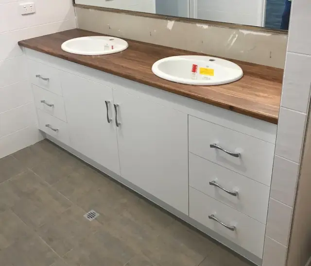 Large's Furniture & Cabinet Makers cover