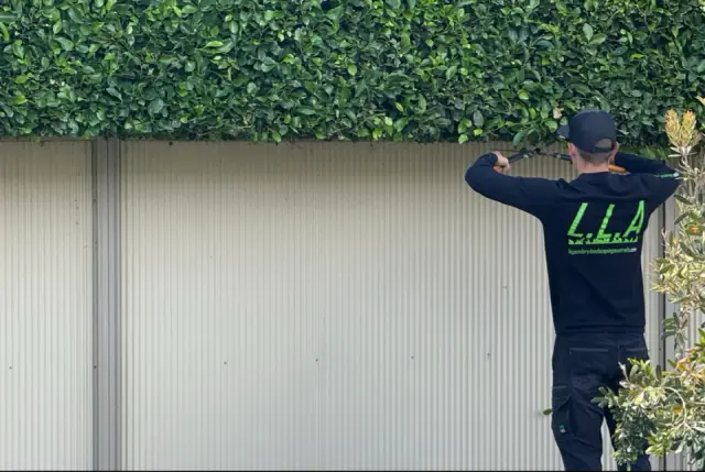Legendary Landscaping Australia - Lawn Mowing, Gardening, Landscaping
