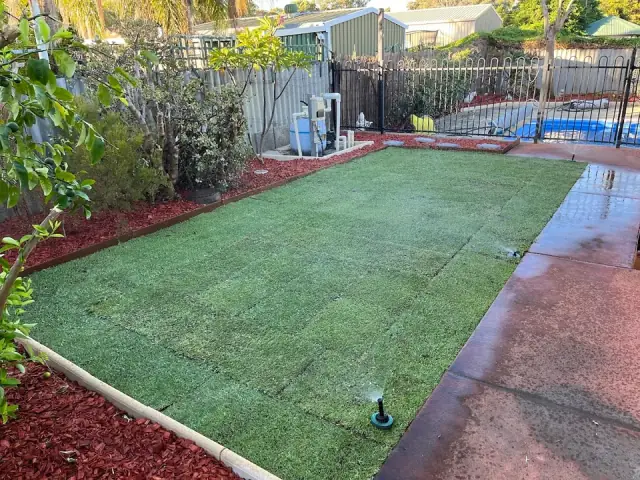 Leigh's Lawns and Gardens