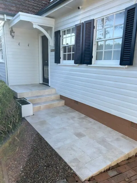 LEO'S TILING GROUP