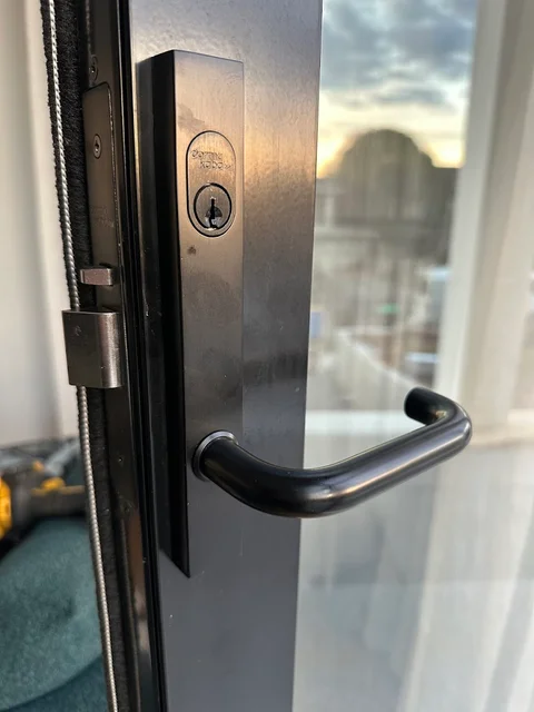 Lockness Locksmiths cover