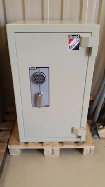 Locksmith Adelaide - AV Locksmiths cover