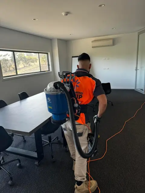 M&H CLEANING GROUP cover