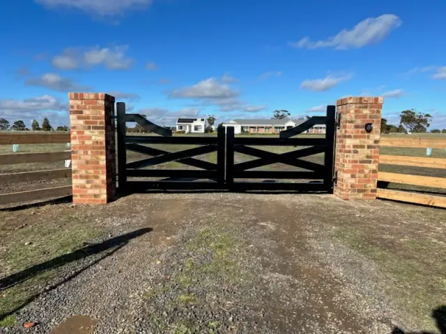 Macedon Ranges Country Timber Gates & Fencing Pty Ltd