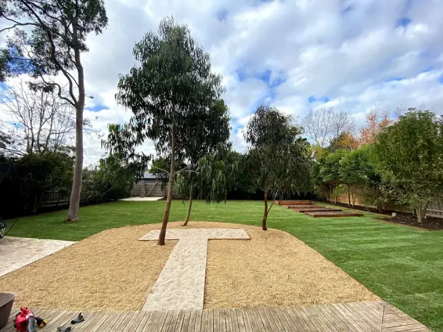 Mach Gardening Services cover