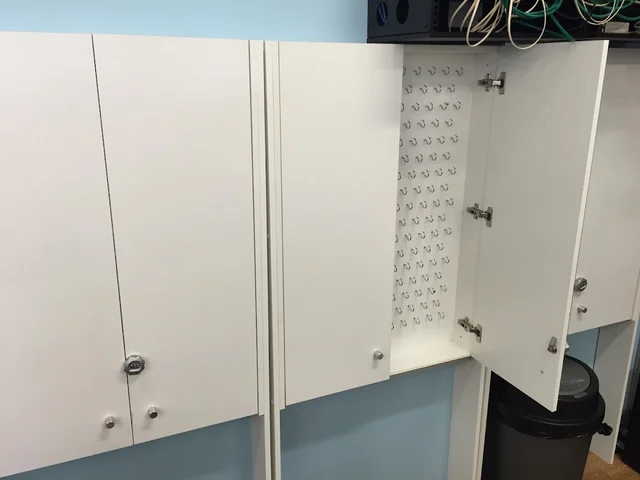 Master Lock Service cover