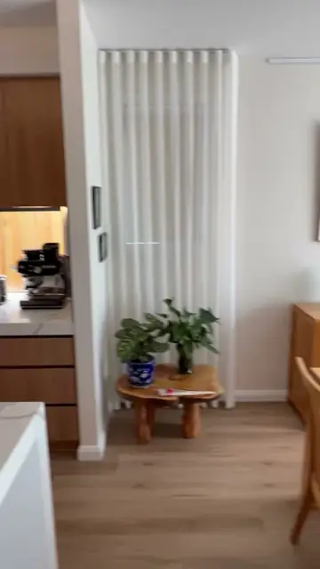 MD BLINDS & CURTAINS cover