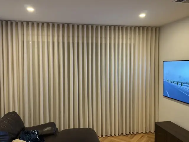 MD BLINDS & CURTAINS