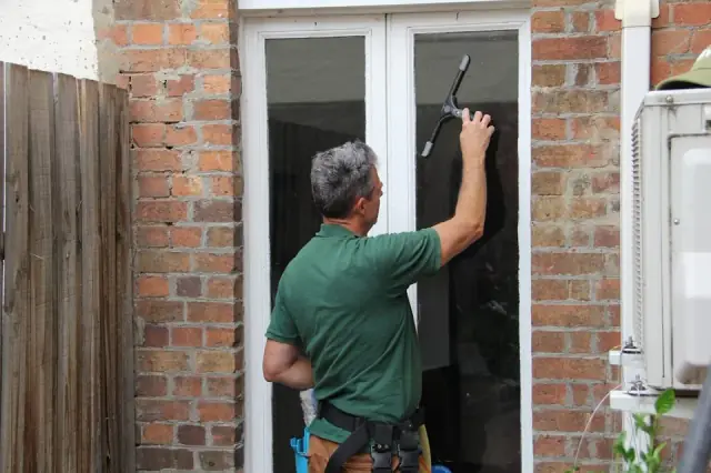 Metro Window & Gutter Cleaning
