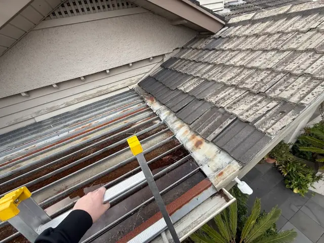 Metropolitan Roof Repairs cover