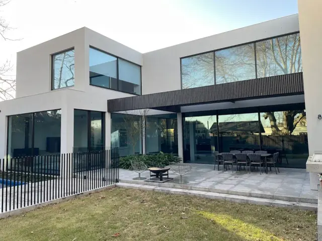 One Square Window Cleaning cover
