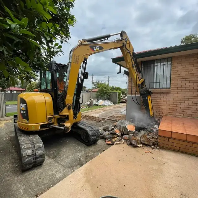 ONTRACK Earthmoving & Demolition cover