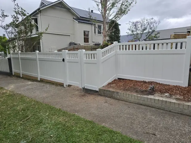 QUALITY FENCING & GATES